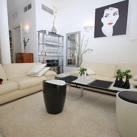 Modern Design Central 2bedrooms