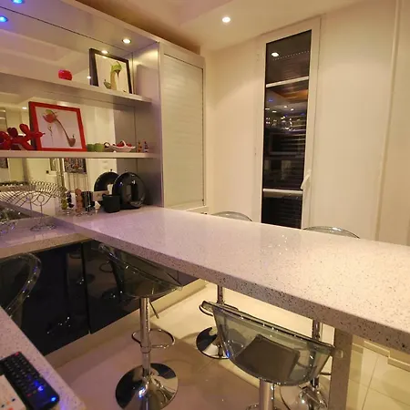 Modern Design Central 2bedrooms アパート *
